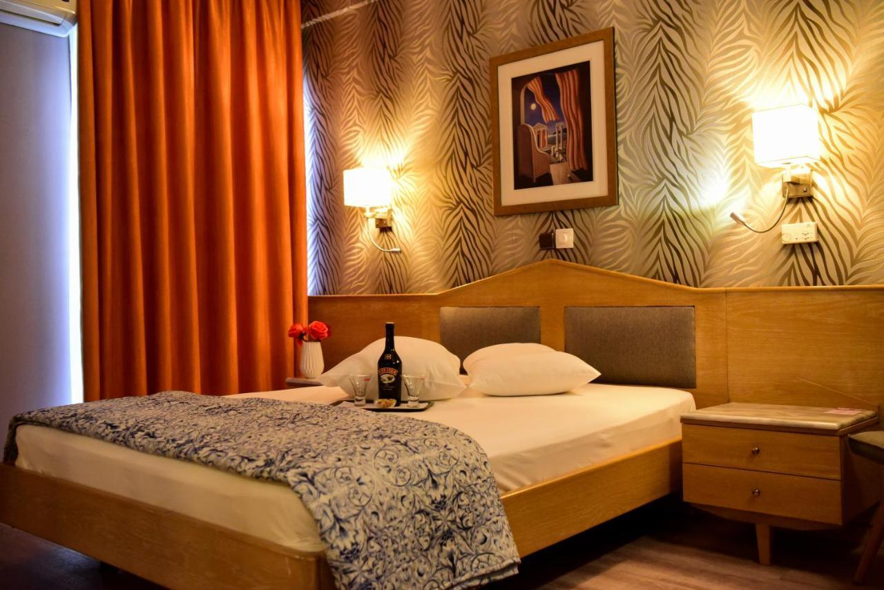 Eva Hotel Piraeus Exterior photo